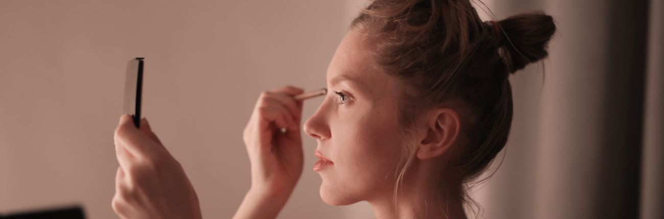 This is a header image of HOW TO ACE YOUR MAKEUP BASE? on www.sublimelife.in
