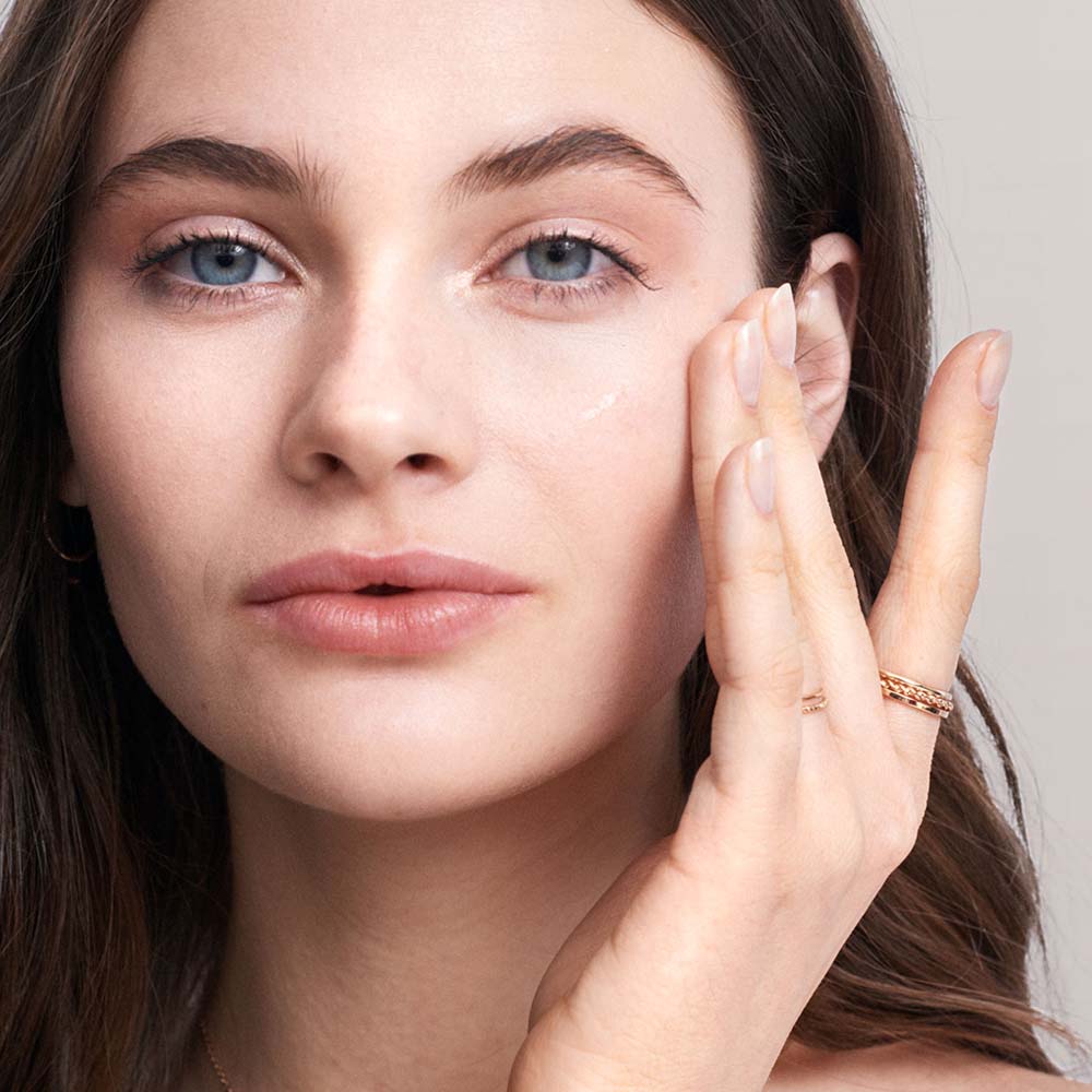 This is a header image of How To Reduce The Appearance Of Fine Lines & Wrinkles on www.sublimelife.in
