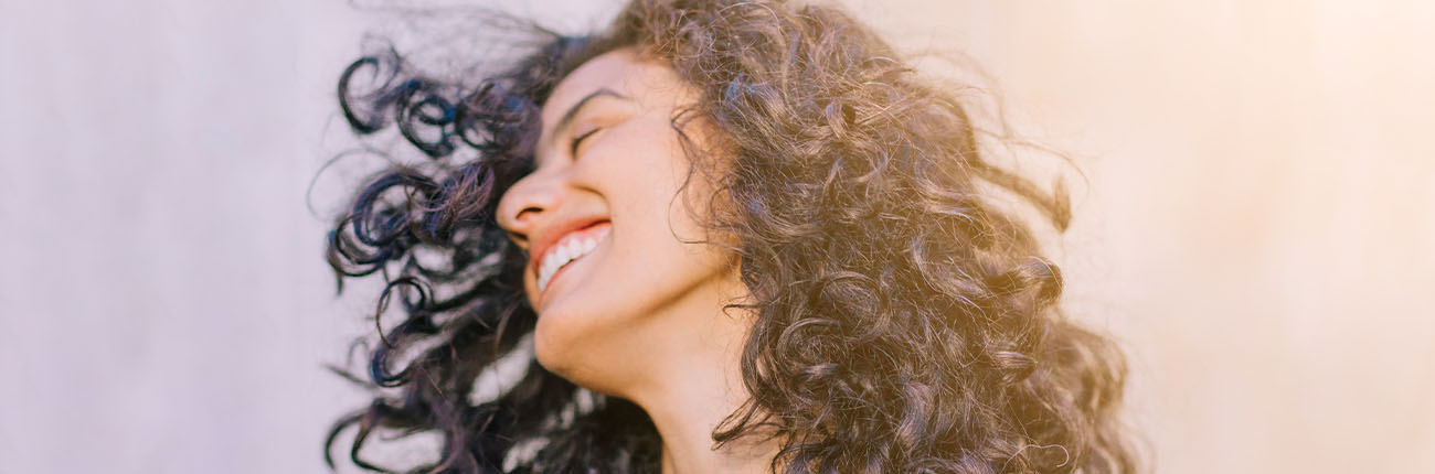 This is a header image on How to Fix Curly Hair Problems & the Hacks To Get Your Best Wash Day Yet on www.sublimelife.in